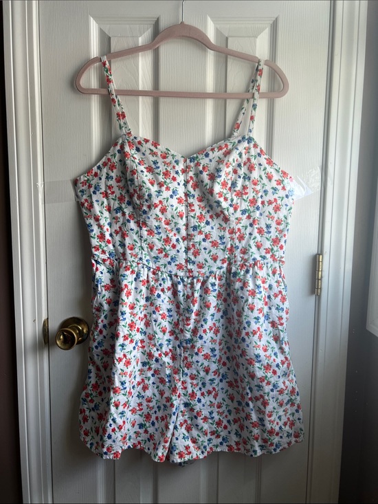 Old Navy Pants - Old Navy White Floral Romper with Red & Blue Flowers